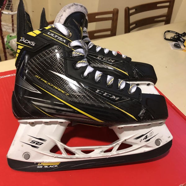 Senior Ultra Tacks Hockey Skates EE (Extra Wide) Size 6.5