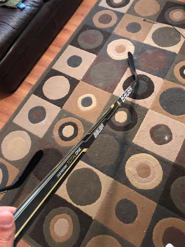 Senior TotalOne NXG Hockey Stick Mid Pro Stock