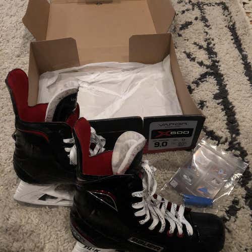 Senior Vapor X600 Hockey Skates D&R (Regular) Size 9