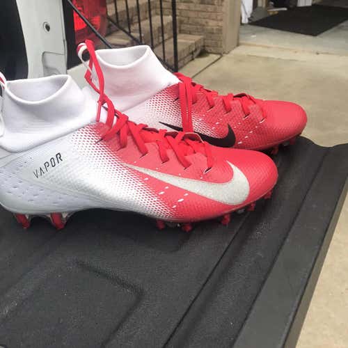 Red Men's Molded Cleats Nike Cleats