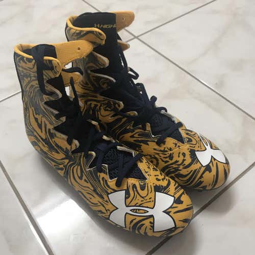 New UA Highlight Size 10.5 Cleats Navy And Gold