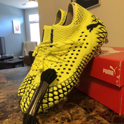 Yellow Men's Men's 10.5 (W 11.5) Future Cleats