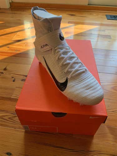 Nike Alpha Menace Elite 2, White - Size 10.5 Cleats