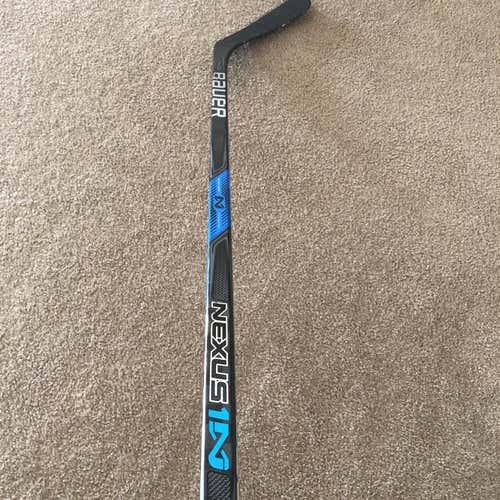 Intermediate Nexus 1N Hockey Stick Mid