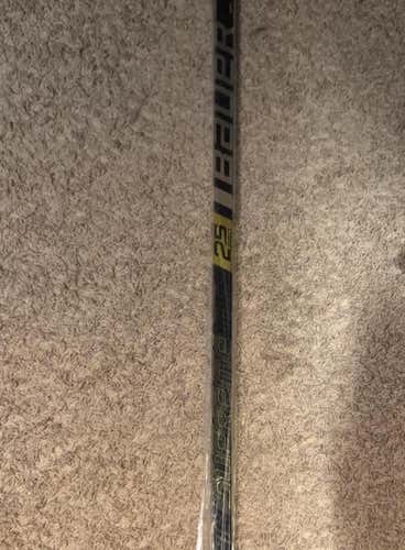 Senior Supreme 2S Pro Hockey Stick Mid