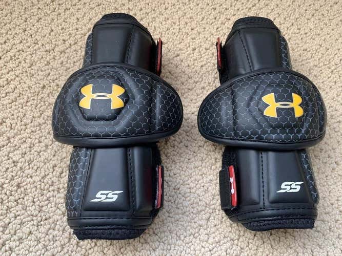 Under Armour SS Arm Pads - Men's Small - Black - Mint Condition