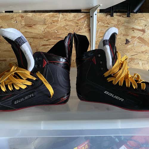 Senior Bauer Hockey Skates D&R (Regular)  Size 7