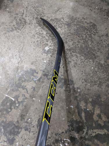 New Senior CCM Right Handed Tacks Hockey Stick Mid 75 Flex P17 curve