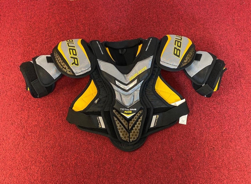 Bauer Supreme TotalOne NXG Shoulder Pads Size Sr Medium Item#NTB1001