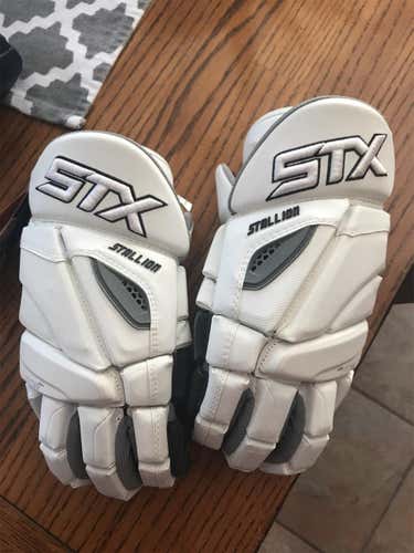 White New Player Stallion 500 Lacrosse Gloves 12"
