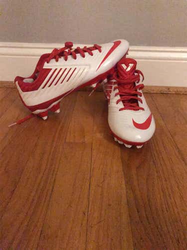 White Adult 10 (Women's 11) Nike Cleats