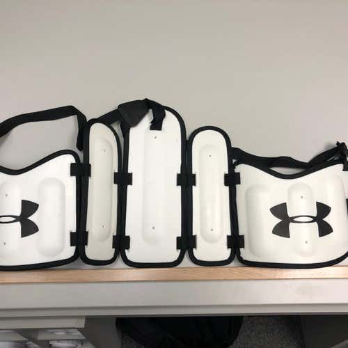 New Under Armour Kidney Pads Large