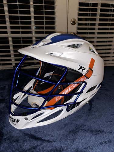 White Adult Cascade R Helmet