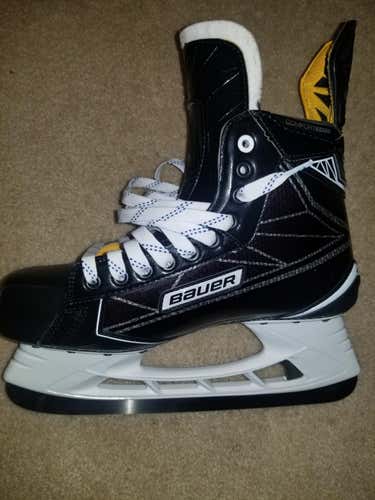 New Senior Bauer Supreme S190 Hockey Skates (Regular) Size 10D
