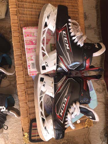 Senior JetSpeed FT2 Hockey Skates D&R (Regular) Pro Stock Size 8