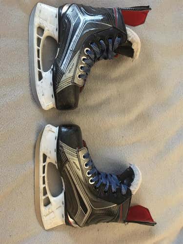 Youth Vapor X900 Hockey Skates D&R (Regular)  Size 12