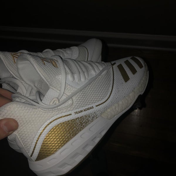 NWOT adidas Mens Icon V Gold Metal Cleats White/Gold