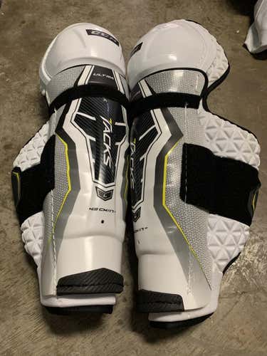 Senior CCM Ultra Tacks Shin Pads
