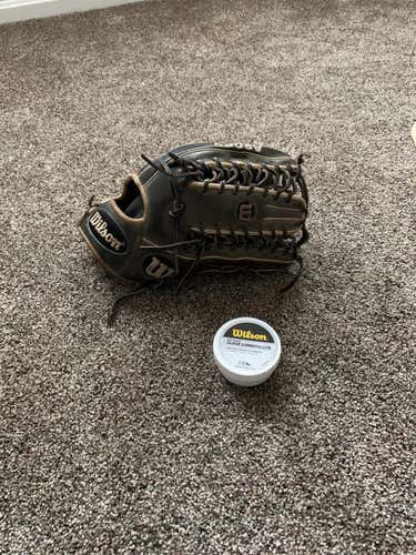 A2000 Outfield Glove 12.75"