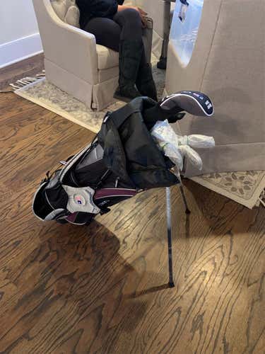 US Kids Golf 54’ Full set new and still in Wraper with bag