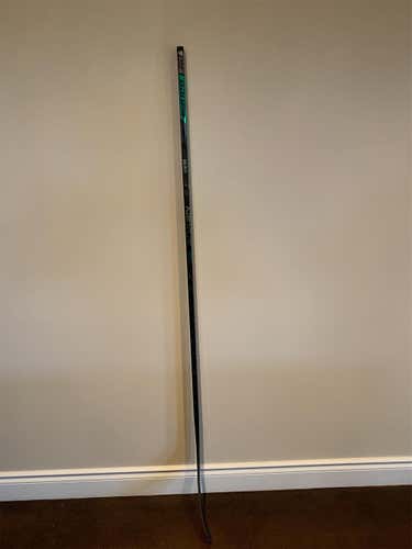 Senior Nexus RH 2N Hockey Stick Pro Stock with griptac