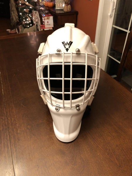Victory V4 size:M/L White with approved cage