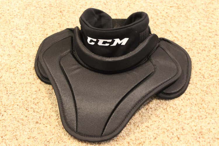 "LIKE NEW" TC-500 Senior CCM Hockey Goalie Neck and Clavicle guard 12"-17" Black Certified