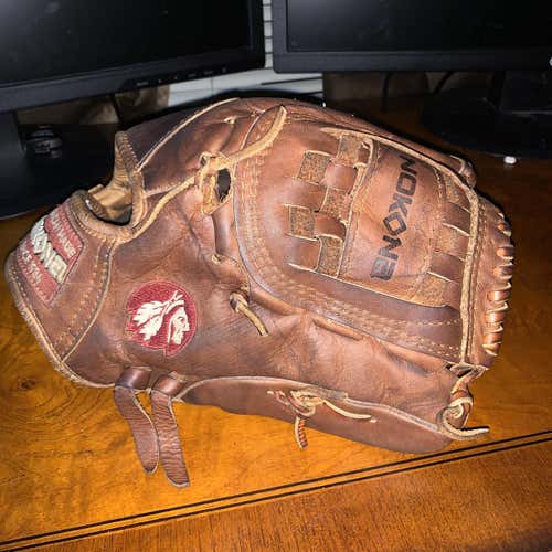 Brown High School/College Nokona Right Handed Infield W1200 Baseball Glove 12"