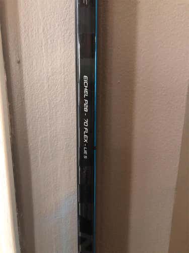 Intermediate Nexus 2N Pro Hockey Stick Toe