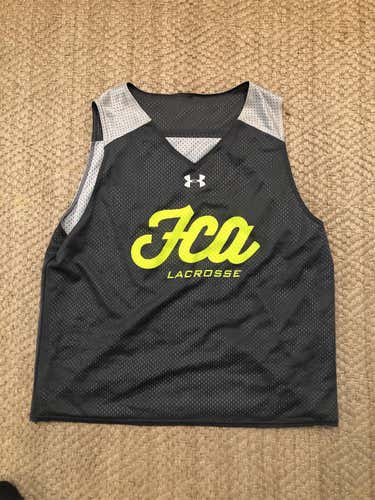 New Under Armour FCA Reversible