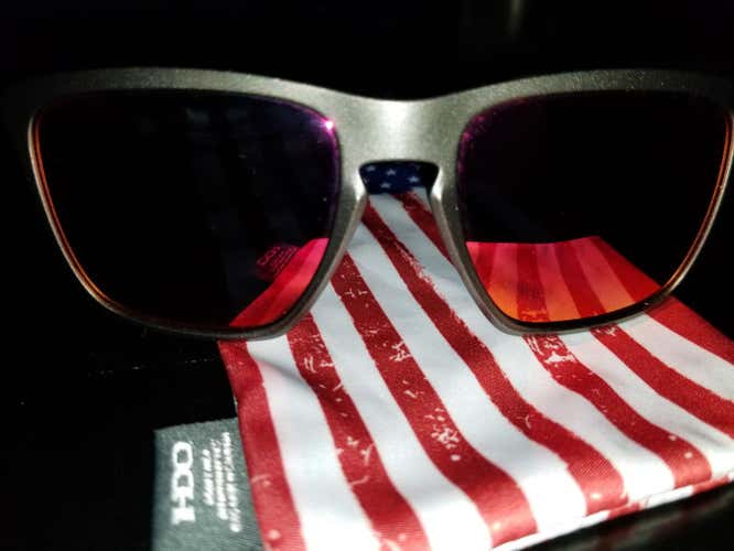Oakley Sliver Sunglasses Silver Grey