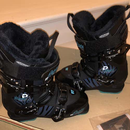 NEW* FULL TILT Plush 4 (25.5)