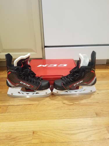 Junior CCM JetSpeed FT360 Hockey Skates D&R (Regular) Size 5.5