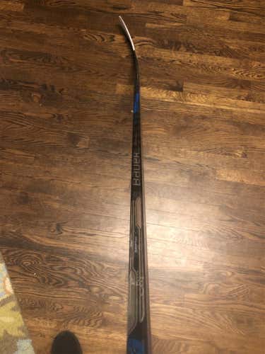 Senior Nexus 1N Hockey Stick Mid