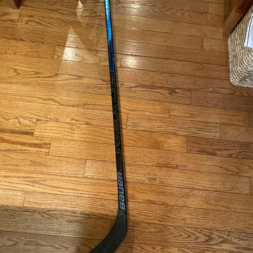 Intermediate Nexus 2N Pro Hockey Stick Mid