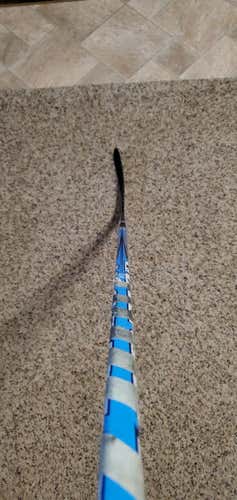 Senior Warrior Right Handed Widow Hockey Stick Mid