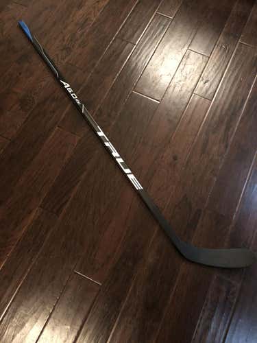 Senior True Left Handed A6.0 SBP Hockey Stick Toe - TC4 - 75Flex