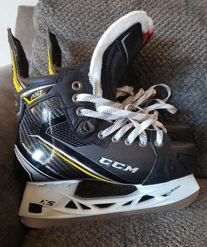 Junior CCM Super Tacks AS1 Hockey Skates EE (Extra Wide) Size 5.5