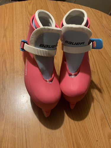 Youth Bauer Beginners Skates Hockey Skates  Pro Stock Size 12/13