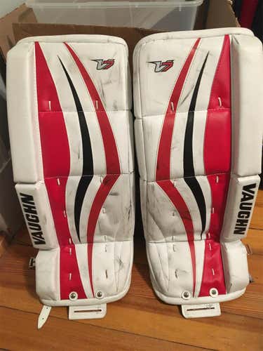 Junior 22" Vaughn V7 XR Goalie Leg Pads