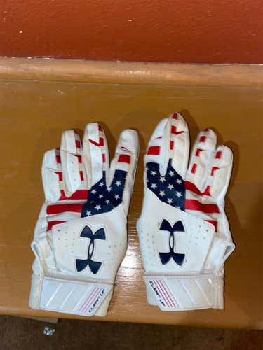 White New Medium Under Armour Batting Gloves