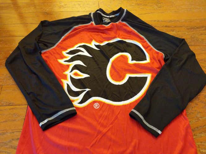 Calgary Flames Long Sleeve Small