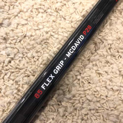 CCM JetSpeed Hockey - P28 - 85 Flex - Right - Senior