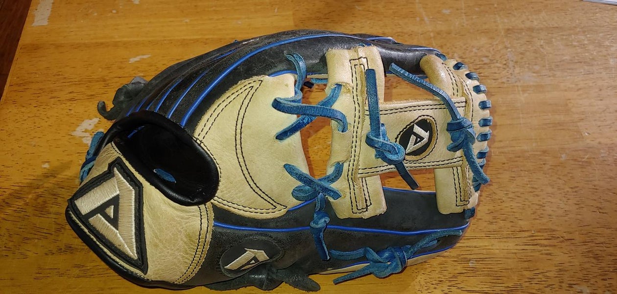 Akadema Pro Soft Elite Right Handed Infield Baseball Glove 11.5"
