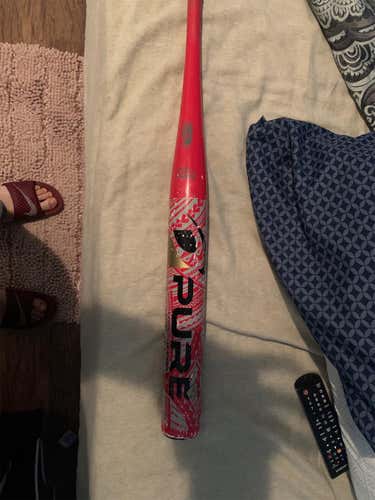 Red Adult  Bat 25 oz 34"