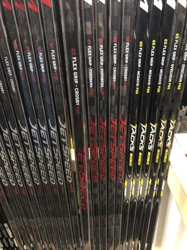 New Intermediate CCM Right Handed JetSpeed Hockey Stick. p29. 65 flex