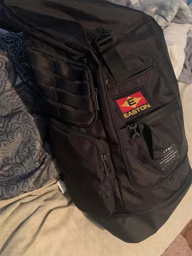 Black New Easton  Bat Pack