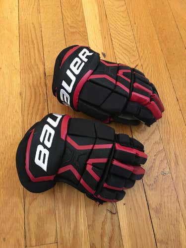 Black and Red Junior Bauer Supreme 170 Gloves 11"