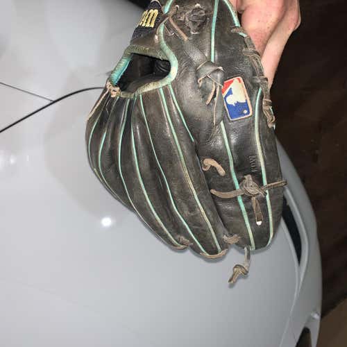 Black High School/College 1787 Baseball Glove 11.75"