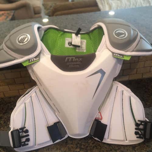 Large Maverik Max EKG Shoulder Pads Slightly Used